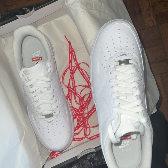 Mens Supreme AIR FORCE 1S - Picture 3 of 4
